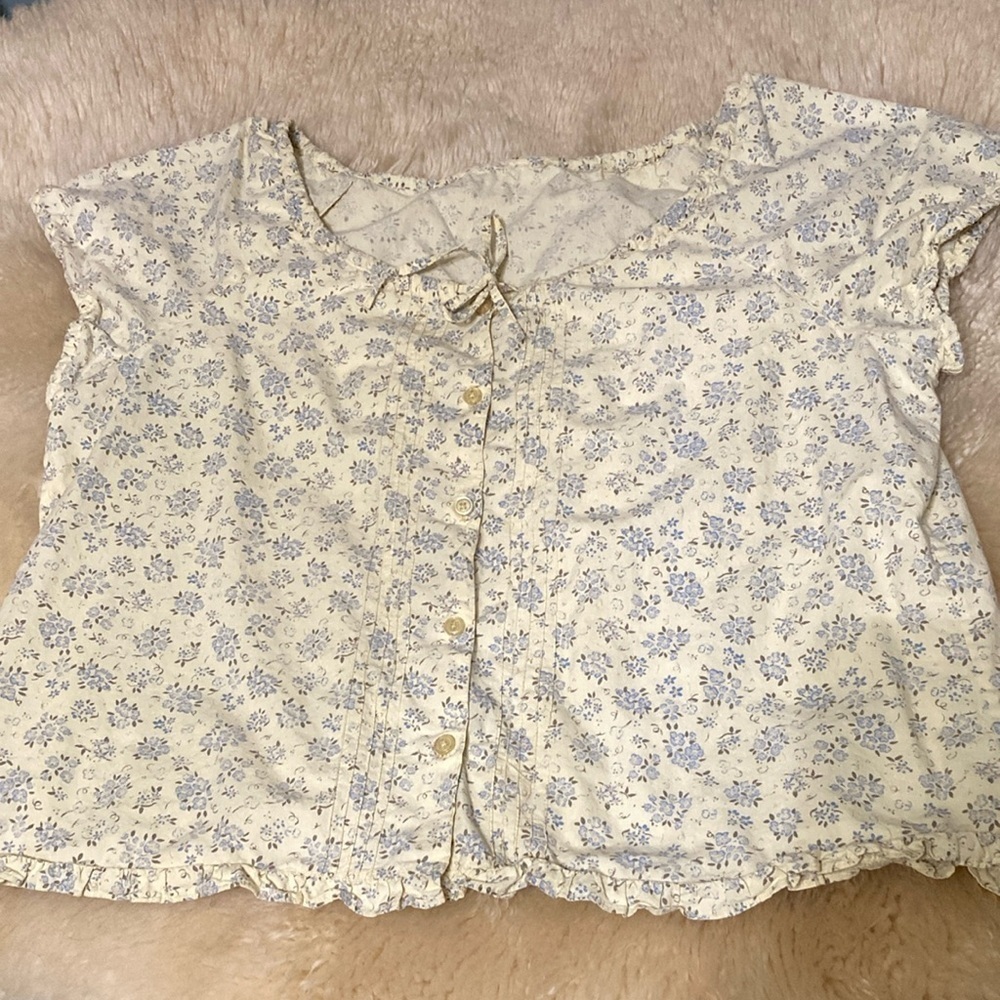 No labels cotton button up top